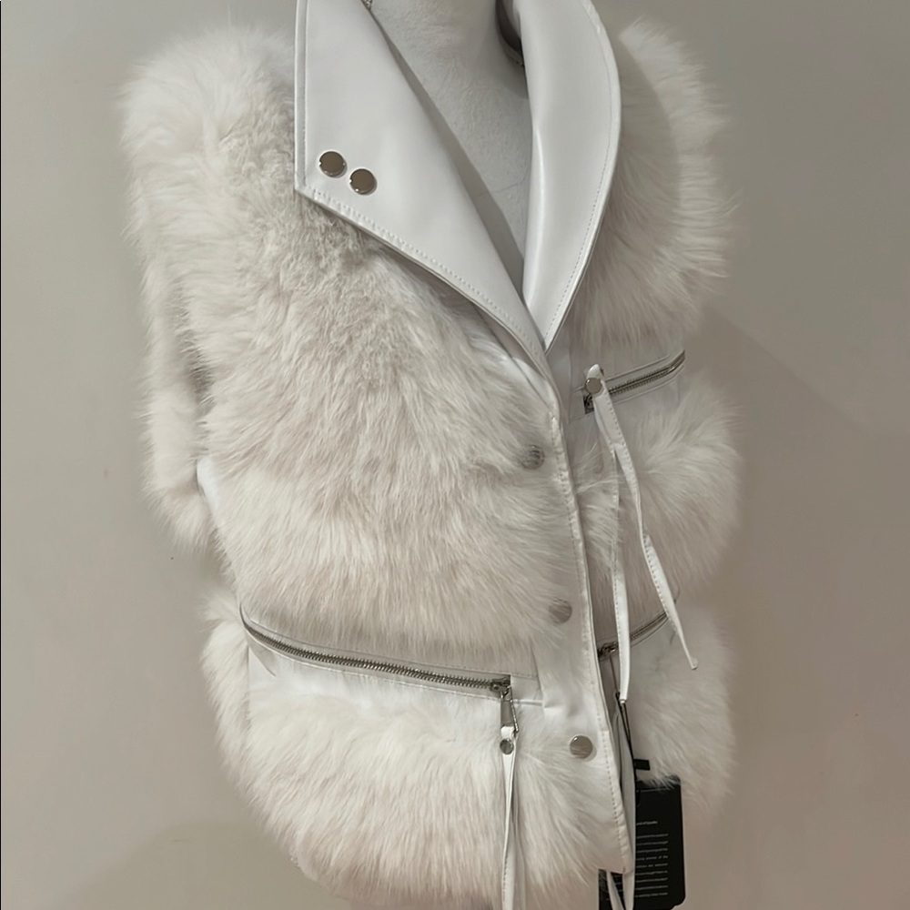 Elegant White Faux Fur Vest